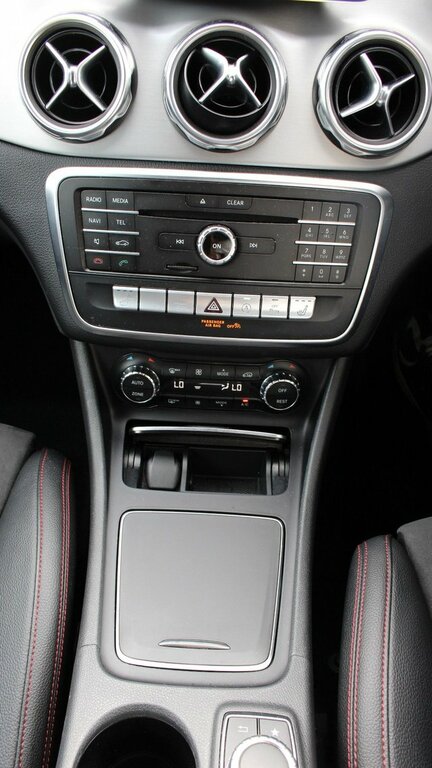 Mercedes-Benz GLA Class Gla 180 Urban Edition Black #11