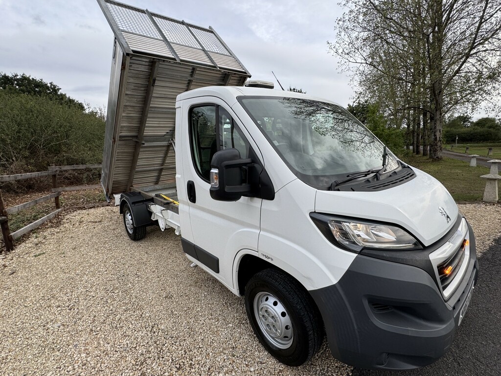 Peugeot Boxer 2017 2.0 Bluehdi 335 Professional Panel Van Di White #1