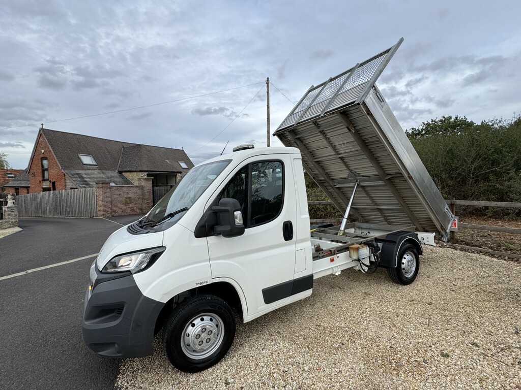 Peugeot Boxer 2017 2.0 Bluehdi 335 Professional Panel Van Di White #4