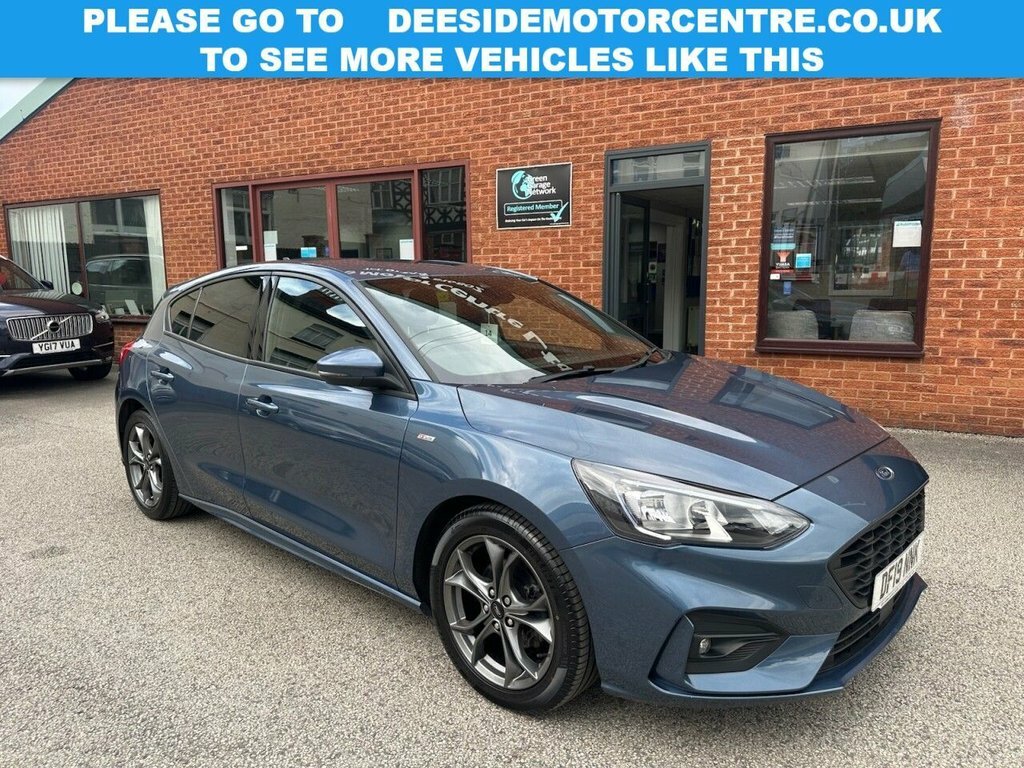 Ford Focus 1L St-line Blue