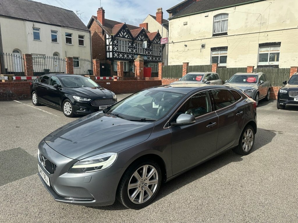 Volvo V40 2L Inscription Grey