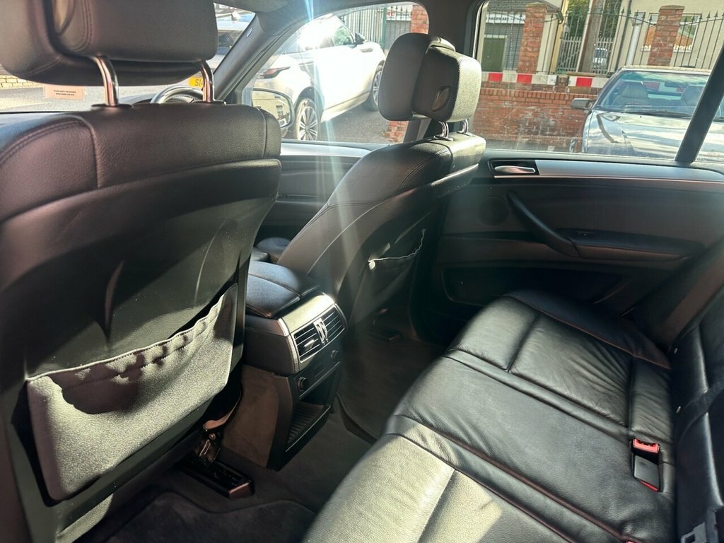 BMW X5 Xdrive40d M Sport White #24