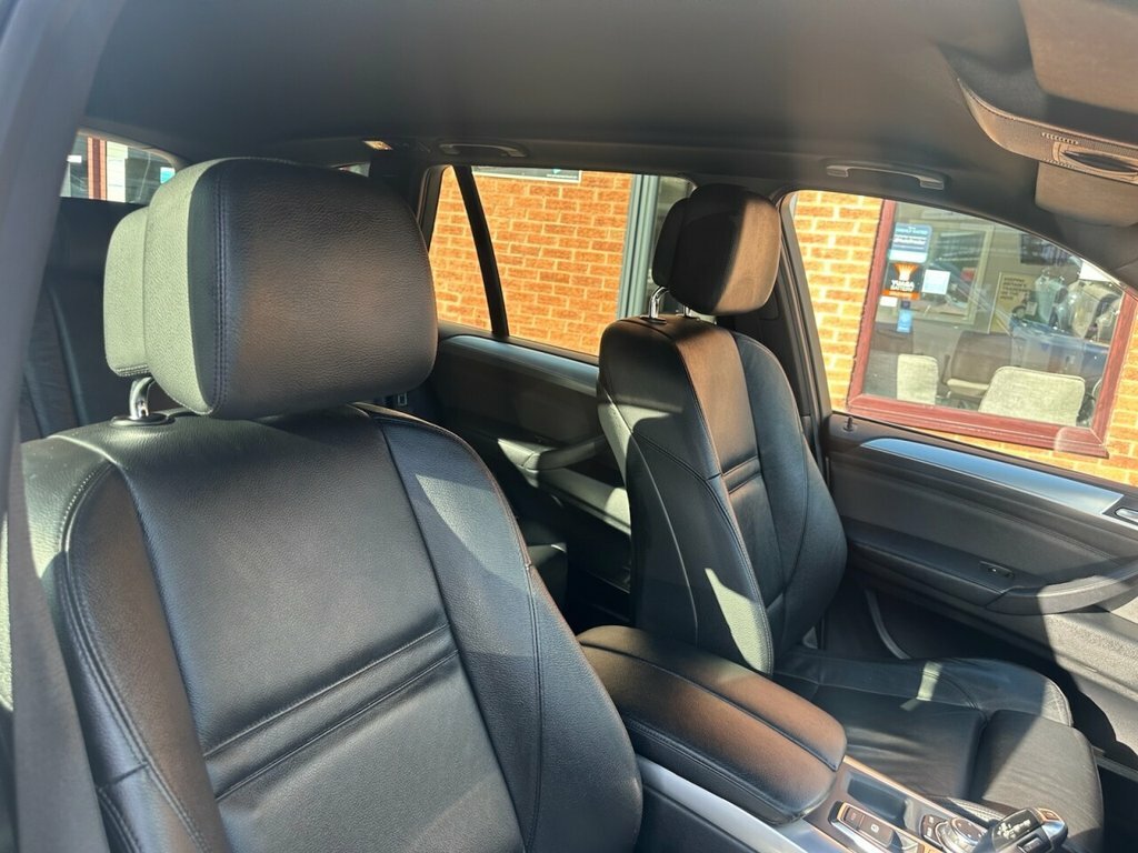 BMW X5 Xdrive40d M Sport White #16
