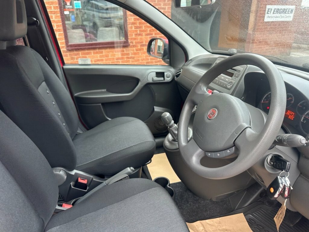 Fiat Panda 1.2L Dynamic Red #4