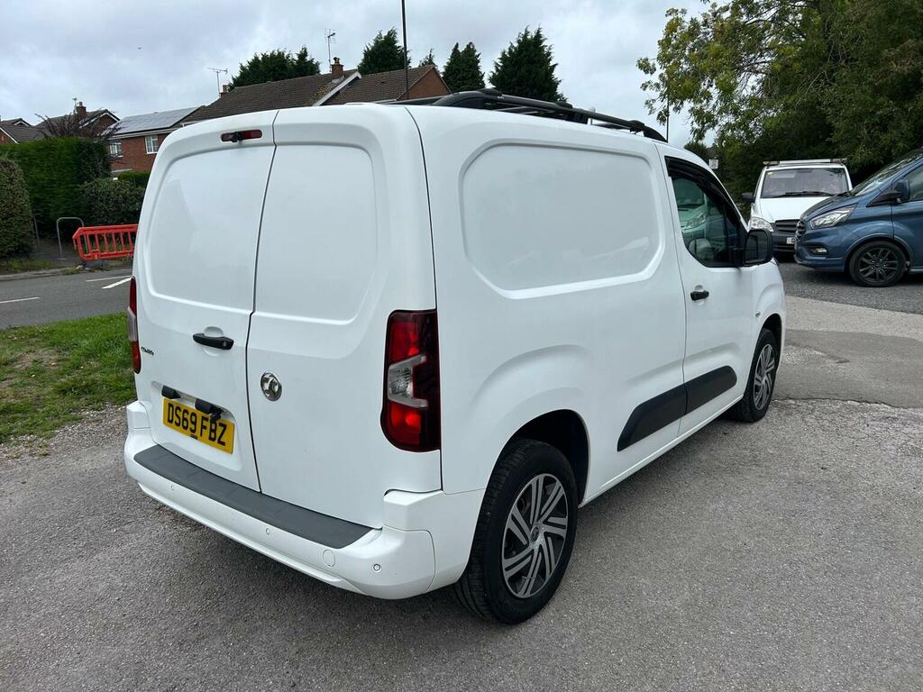 Vauxhall Combo 1.5 Turbo D 2300 Sportive L1 H1 Euro 6 White #4