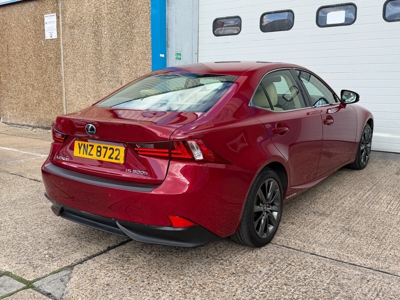 Lexus IS 300H Executive Edition E-cvt Red #4