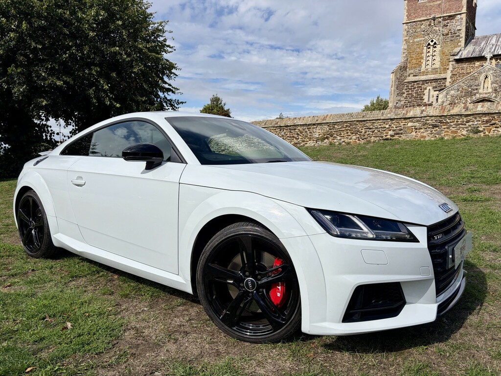 Audi TTS Coupe 2.0 Tfsi Black Edition 201717 White