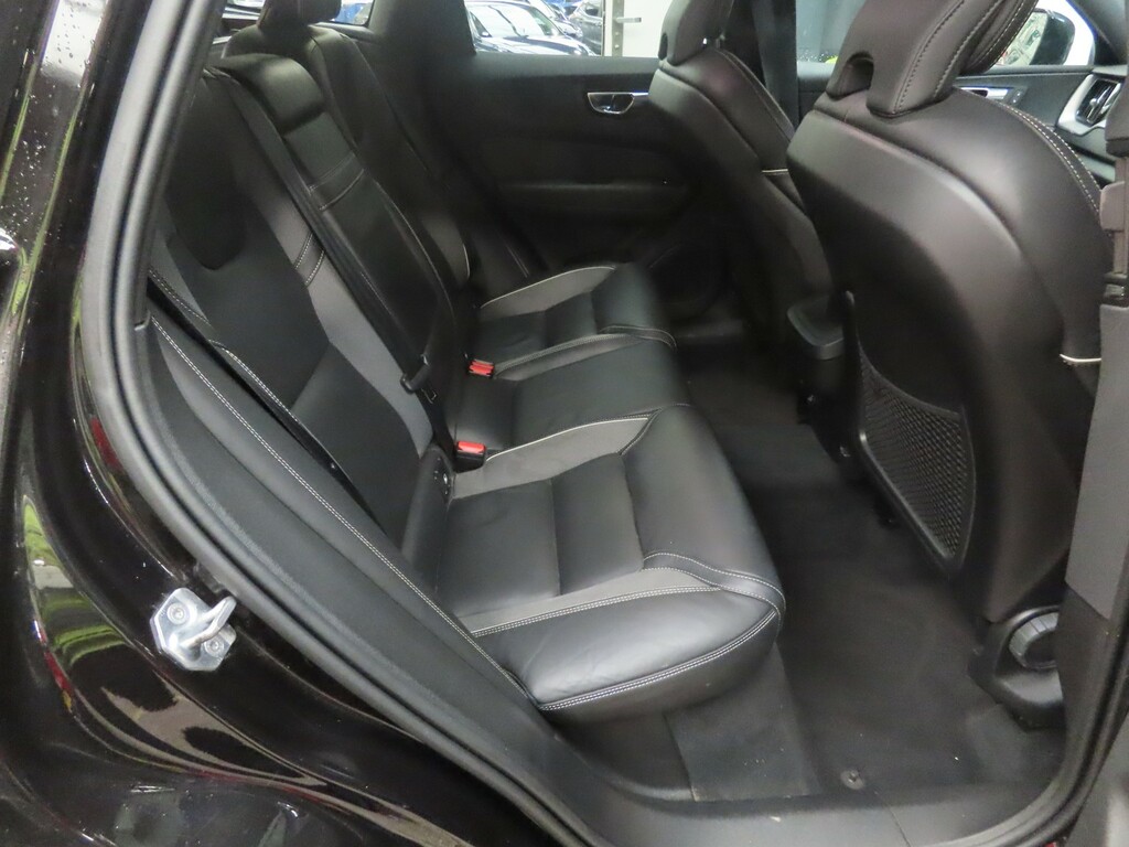 Volvo XC60 B5 Inscription Awd Mhev Black #10
