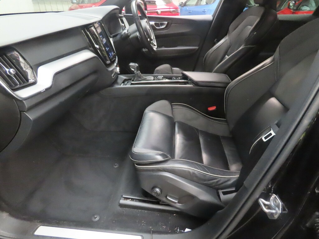 Volvo XC60 B5 Inscription Awd Mhev Black #8