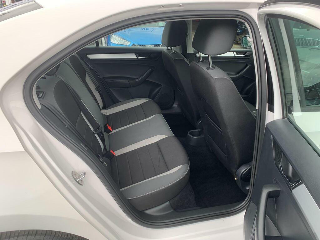 Skoda Rapid 1.6L Se Sport Black #15