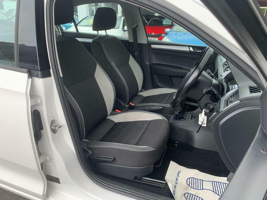 Skoda Rapid 1.6L Se Sport Black #10