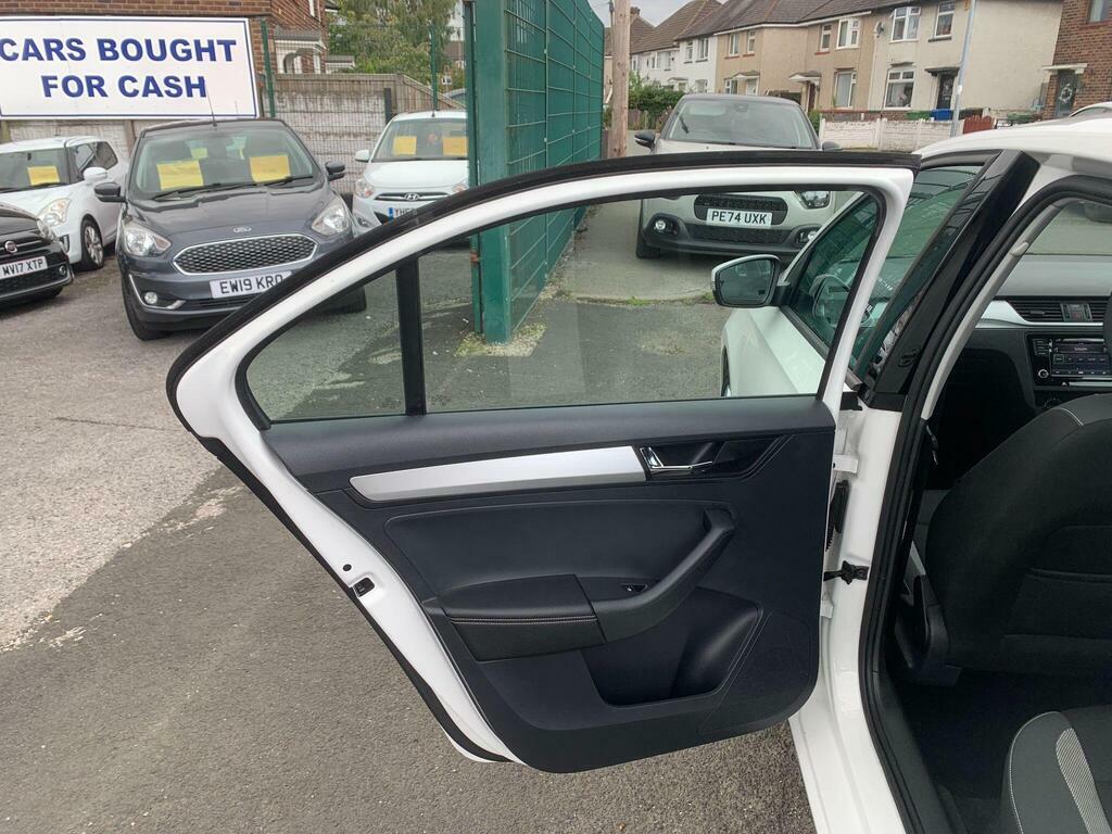 Skoda Rapid 1.6L Se Sport Black #28