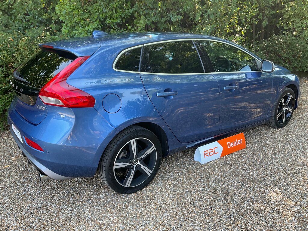 Volvo V40 2.0 T2 R-design Hatchback Euro 6 Blue #2