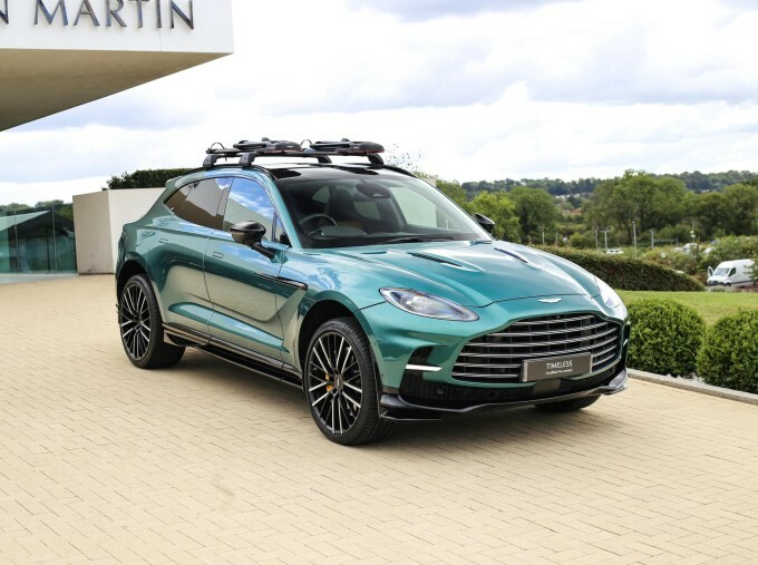 Aston Martin DBX V8 Euro 6 Green