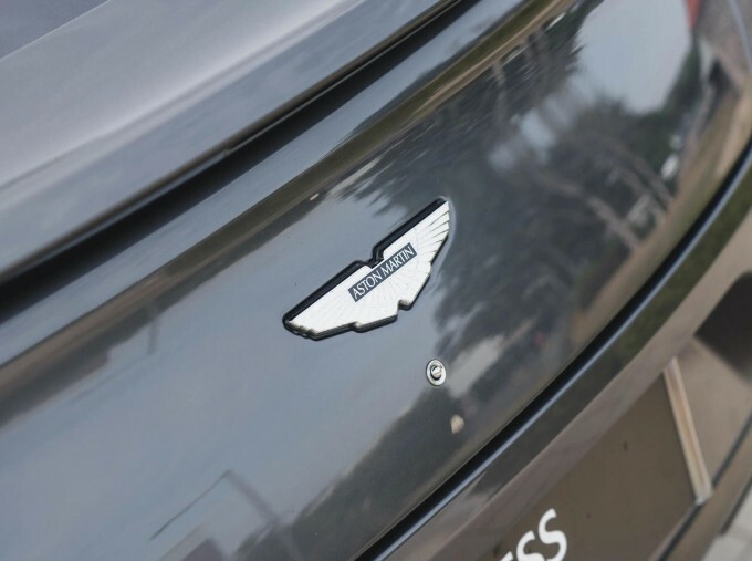 Aston Martin Vanquish V12 Carbon Black Ed 22 Touchtronic Black #19