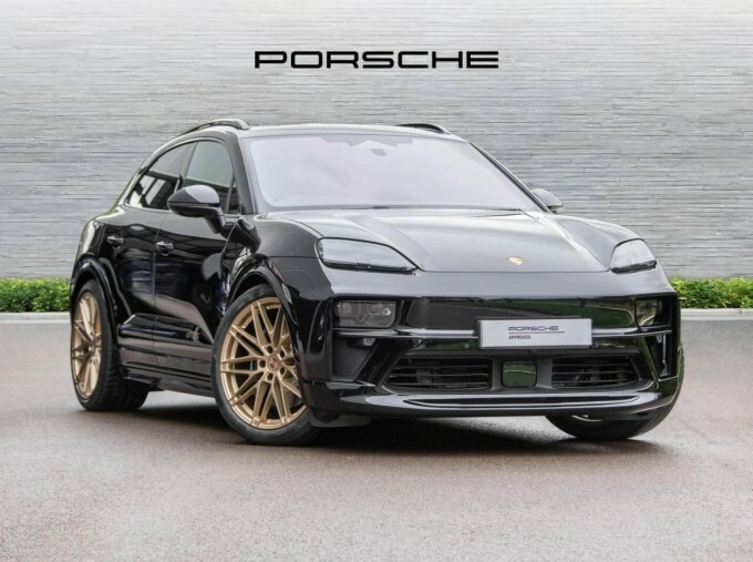 Porsche Macan 100Kwh Gts Black
