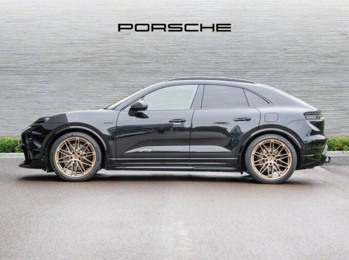 Porsche Macan 100Kwh Gts RJ26DHA Black #2