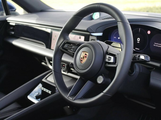 Porsche Macan 100Kwh 4S WN26PKU Blue #4
