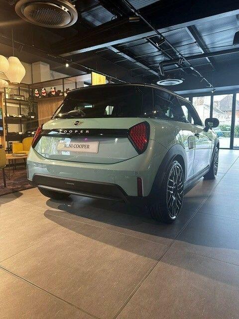Mini Hatch 1.5C Exclusive Steptronic Euro 6 Green