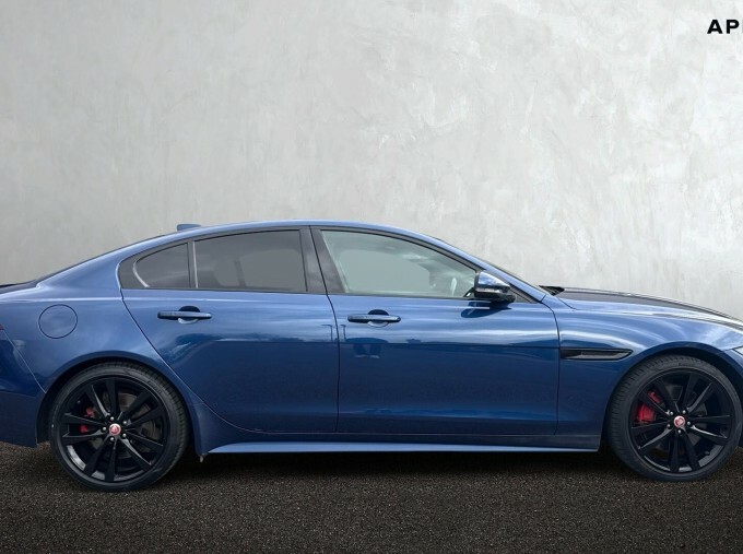 Jaguar XE 2.0 P300i R-dynamic Hse Euro 6 4-Door Blue #5