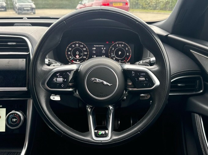 Jaguar XE D200 Mhev R-dynamic Black Black #15