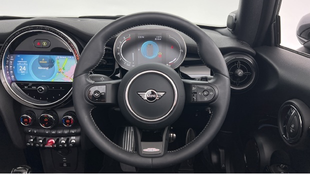 Mini Convertible Cooper Sport Steptronic Euro 6 2-Door Black #5
