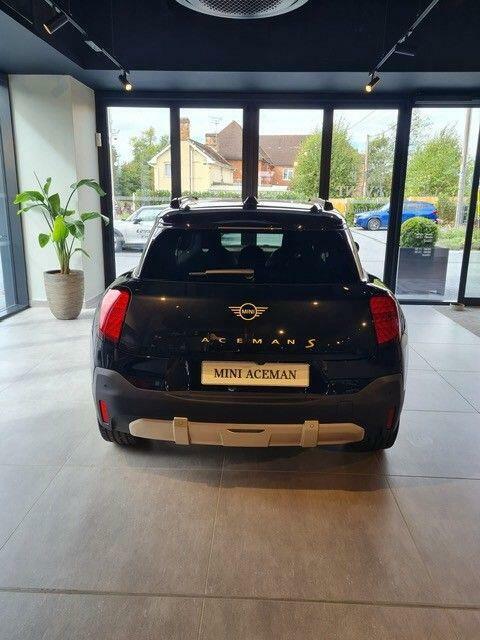 Mini Aceman Se 54.2Kwh Exclusive 5-Door Black #2