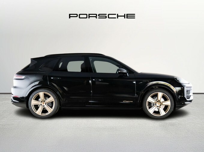 Porsche Cayenne 3.0T V6 Black Edition Tiptronics 4Wd Euro 6 5-Door Black #2