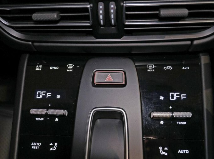 Porsche Macan 470Kw Turbo 100Kwh Black #36