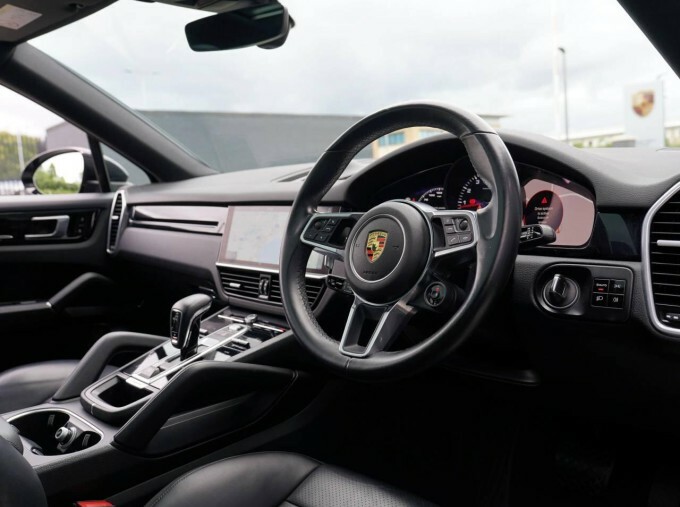Porsche Cayenne 3.0T V6 Tiptronics 4Wd Euro 6 5-Door Black #4