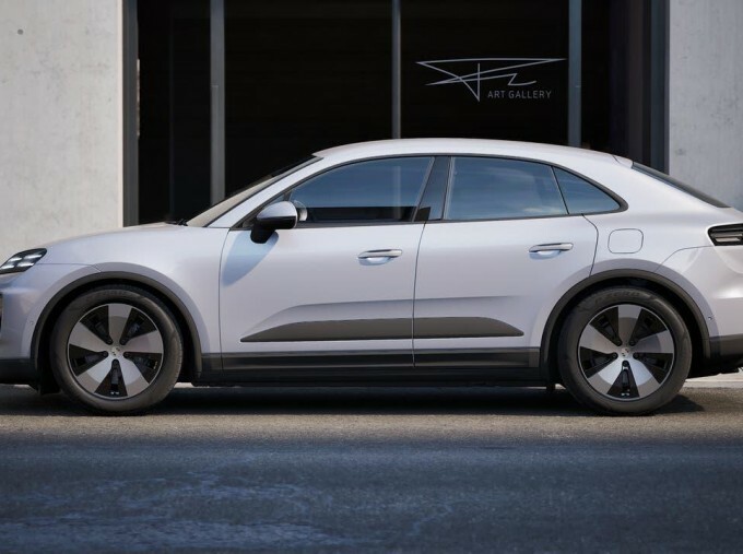 Porsche Macan 100Kwh 4 Grey #2