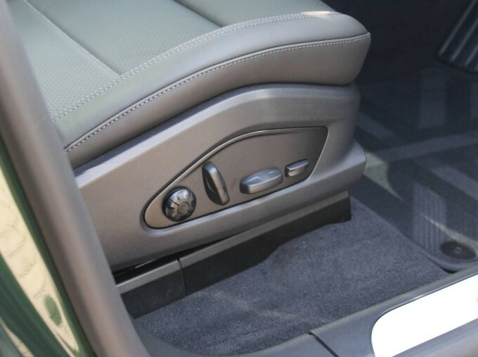 Porsche Macan 100Kwh 4 4Wd 5-Door Green #5