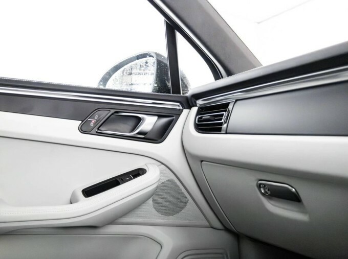 Porsche Macan Suv 5dr Electric Auto Silver #25