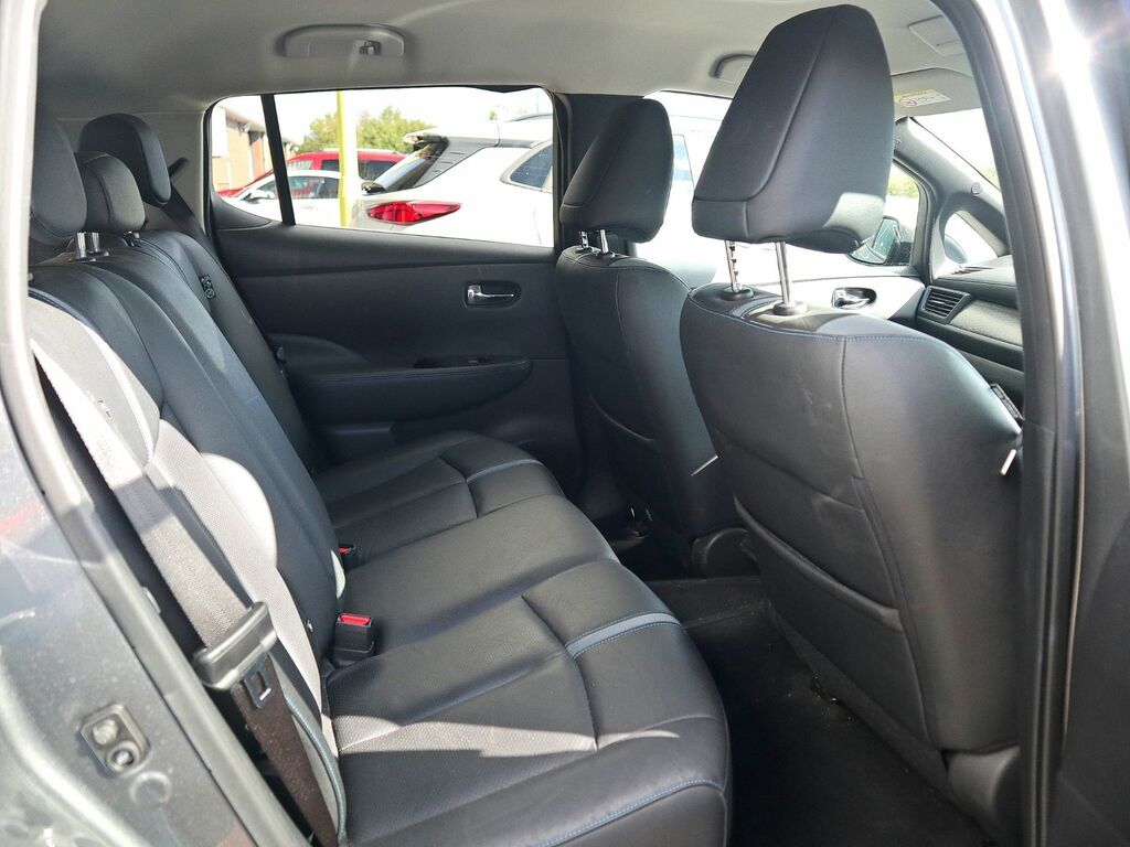 Nissan Leaf 110Kw N-connecta 40Kwh Black #4