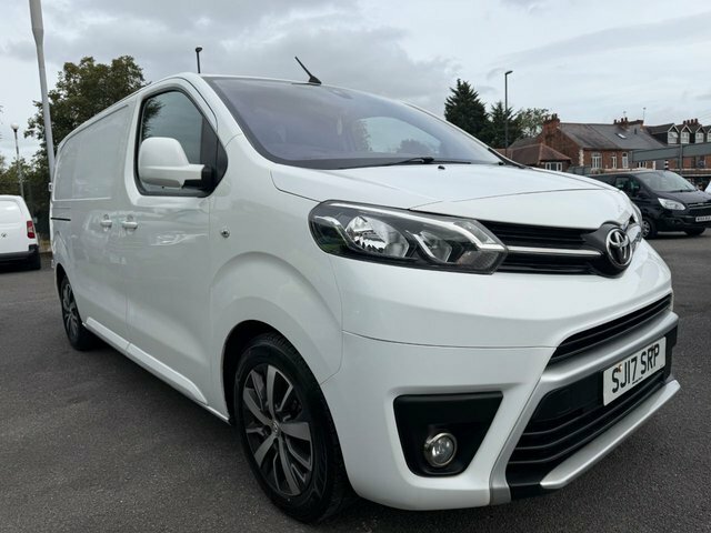 Toyota PROACE 1.6D Comfort Medium Panel Van Mwb Euro 6 Ss 6Dr Silver #25