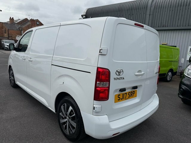 Toyota PROACE 1.6D Comfort Medium Panel Van Mwb Euro 6 Ss 6Dr Silver #27