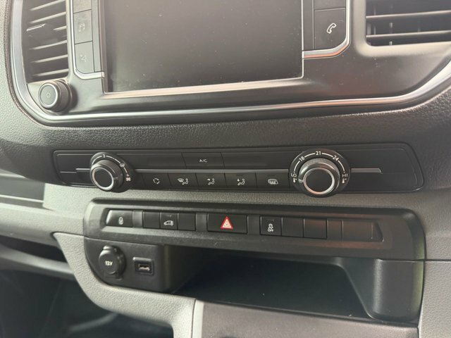 Toyota PROACE 1.6D Comfort Medium Panel Van Mwb Euro 6 Ss 6Dr Silver #17