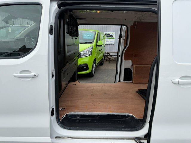 Toyota PROACE 1.6D Comfort Medium Panel Van Mwb Euro 6 Ss 6Dr Silver #18