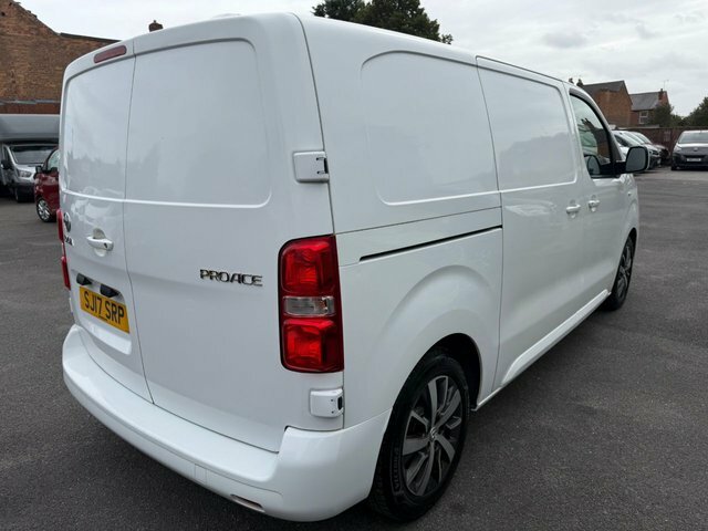 Toyota PROACE 1.6D Comfort Medium Panel Van Mwb Euro 6 Ss 6Dr Silver #26