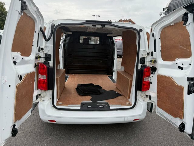 Toyota PROACE 1.6D Comfort Medium Panel Van Mwb Euro 6 Ss 6Dr Silver #19