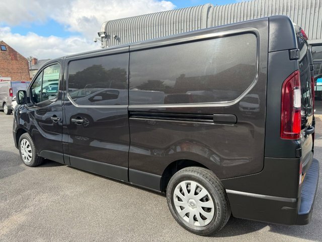 Renault Trafic 1.6 Sl27 Sport Nav Dci 120 Bhp White #19