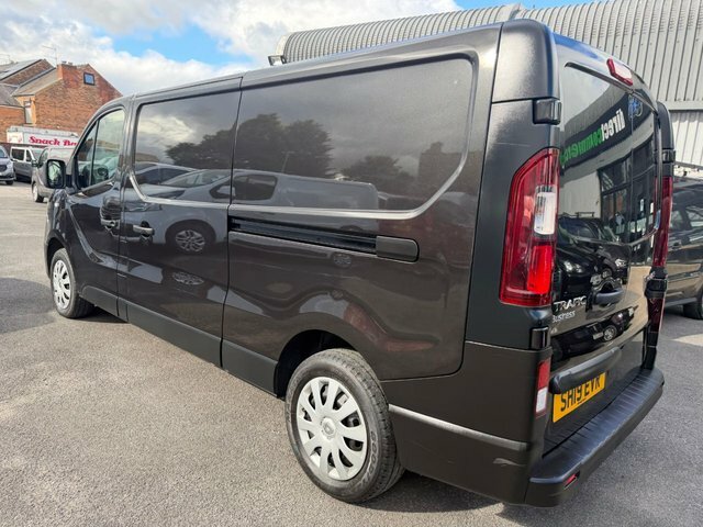 Renault Trafic 1.6 Sl27 Sport Nav Dci 120 Bhp White #21