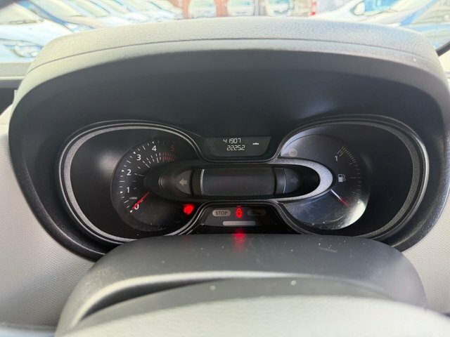 Renault Trafic 1.6 Sl27 Sport Nav Dci 120 Bhp White #8