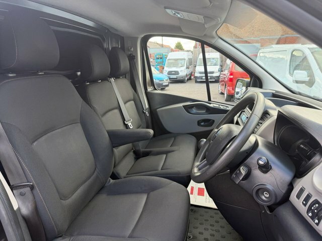 Renault Trafic 1.6 Sl27 Sport Nav Dci 120 Bhp White #9