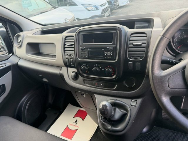 Renault Trafic 1.6 Sl27 Sport Nav Dci 120 Bhp White #10
