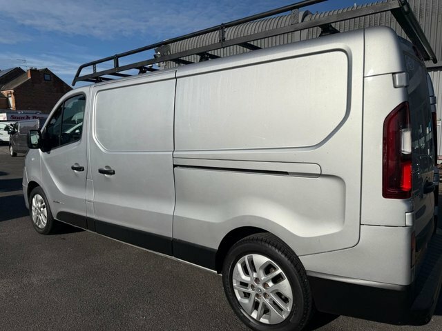 Renault Trafic 1.6 Sl27 Business Plus Dci 120 Bhp Red #33