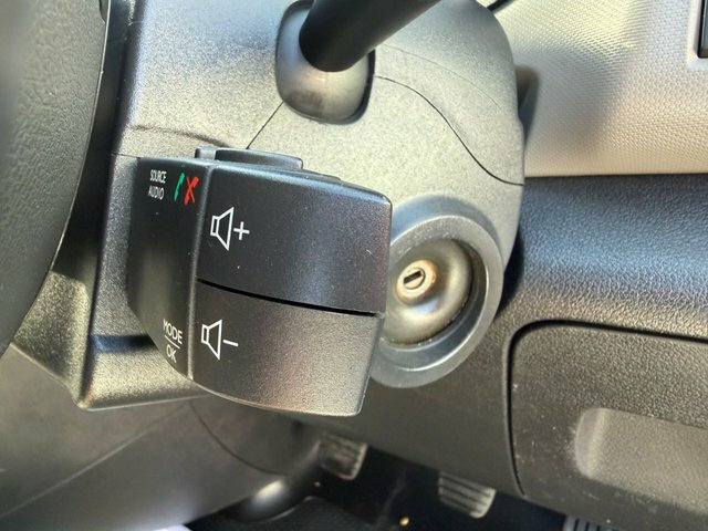 Renault Trafic 1.6 Sl27 Business Plus Dci 120 Bhp Red #17
