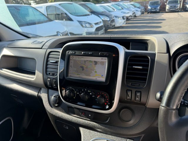 Renault Trafic 1.6 Sl27 Business Plus Dci 120 Bhp Red #12