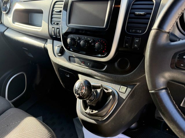 Renault Trafic 1.6 Sl27 Business Plus Dci 120 Bhp Red #16
