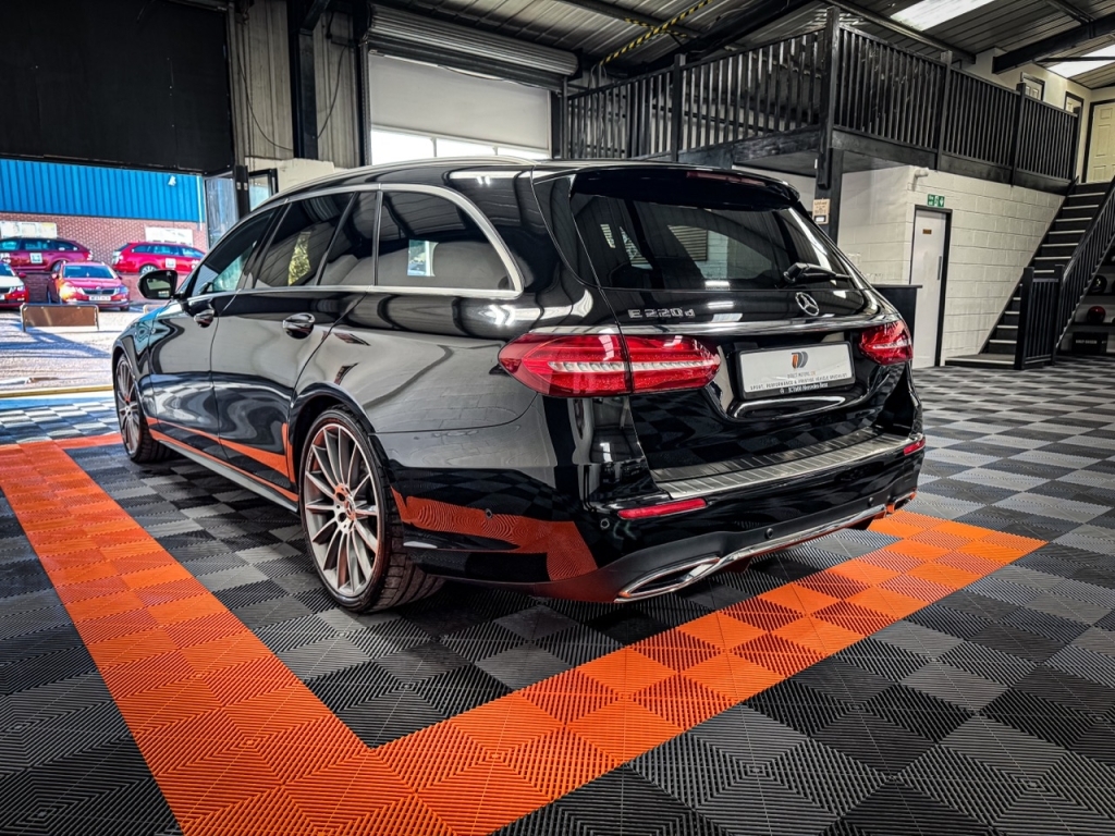 Mercedes-Benz E Class 2.0 E 220 D Amg Line Black #2